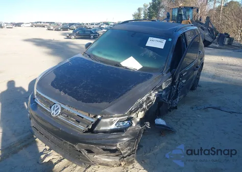 2020 Volkswagen Tiguan 2.0T Se/2.0T Se R-Line Black/2.0T Sel z USA, uszkodzony, nr VIN 3VV3B7AX7LM166871